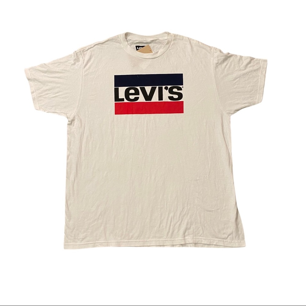 Levi’s logo shirt